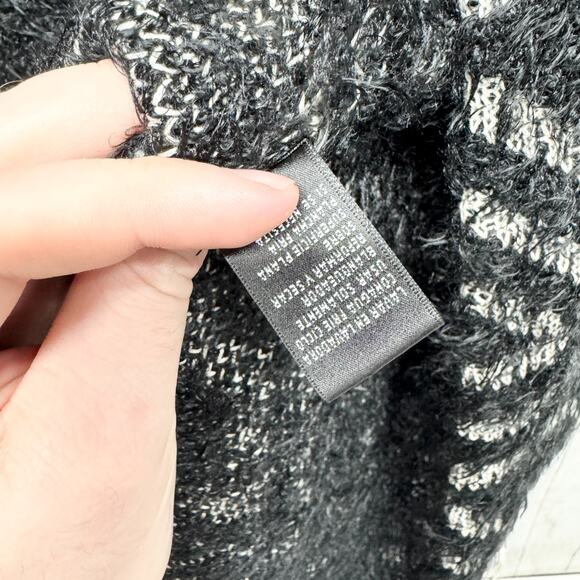 August Silk Sweater Women Size Medium Geo Diamond Pattern Fuzzy Knit Cardigan - Picture 5 of 6